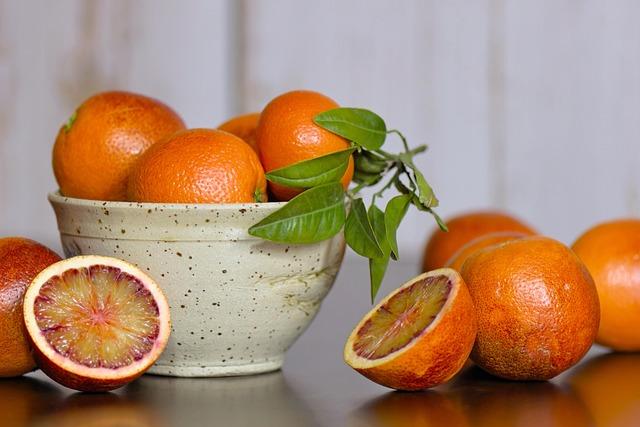 Vitamin C in a⁢ Bottle: Exploring the Brightening Effects of Rose Oil
