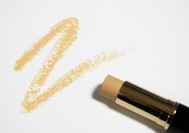 Long-Wear Performance and Skin Compatibility Insights